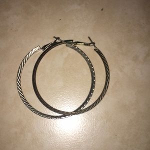 2 set of hoop earrings